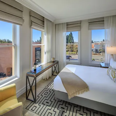 Hotel E-2